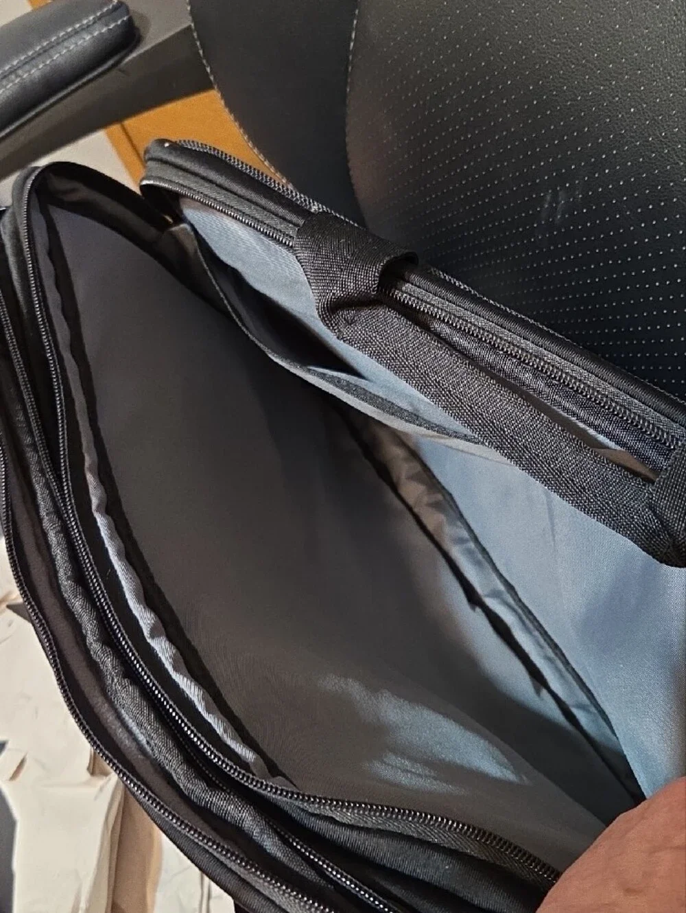 SwissGear Black Laptop Briefcase with Front Zipper Pocket